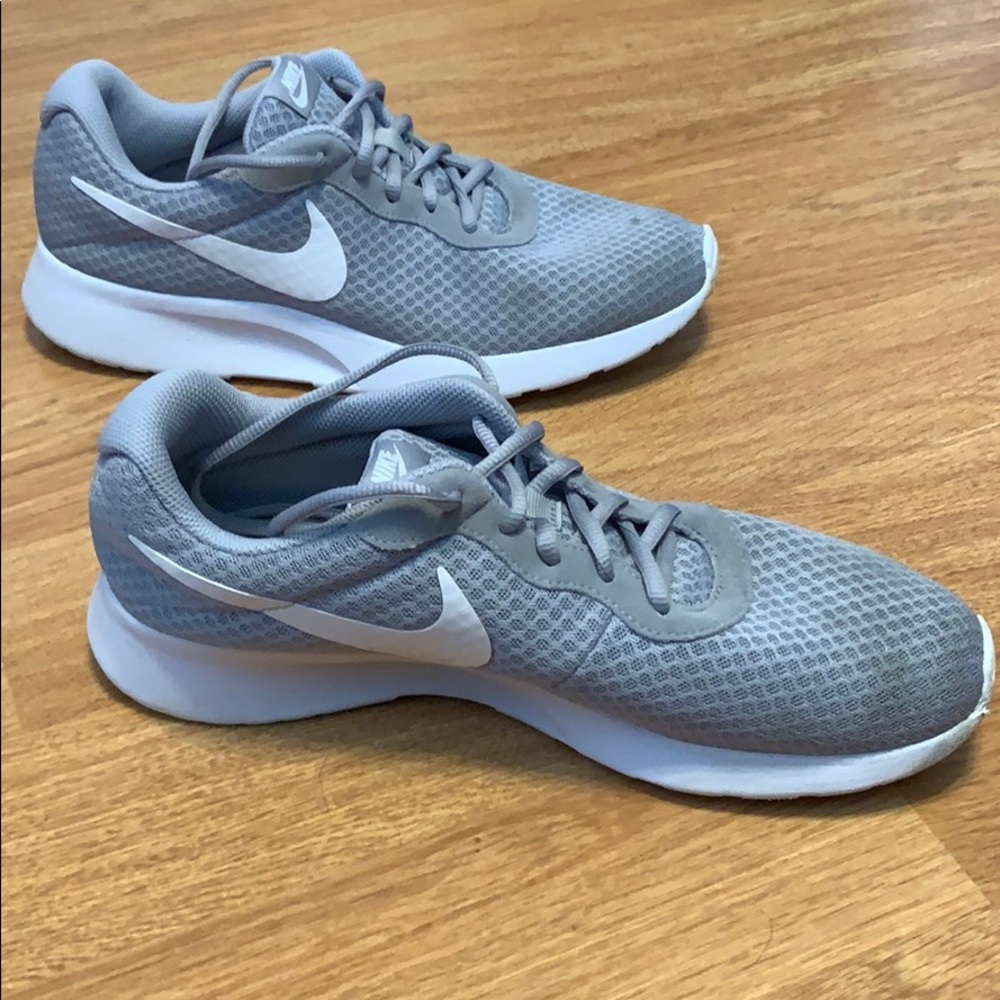 Nike Tanjun